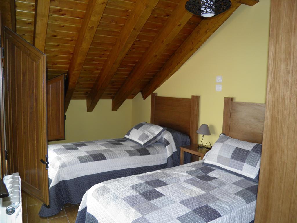 Apartamentos Turisticos Peñafiel Pokoj fotografie